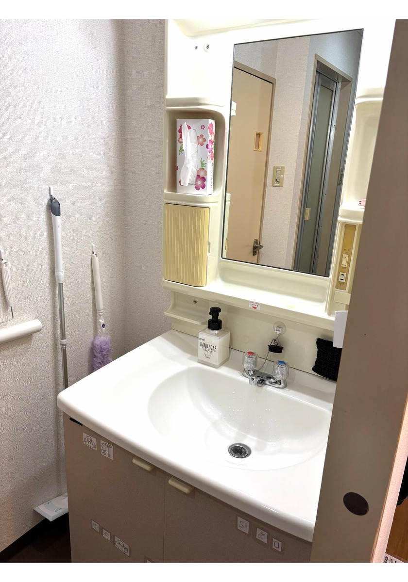 洗面台 / Washstand